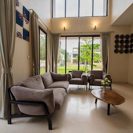 Stayvista'S Greenwoods Villa 10 - City-Center Villa With Private Pool, Terrace, Lift & Carrom Board Lonavla Exterior foto
